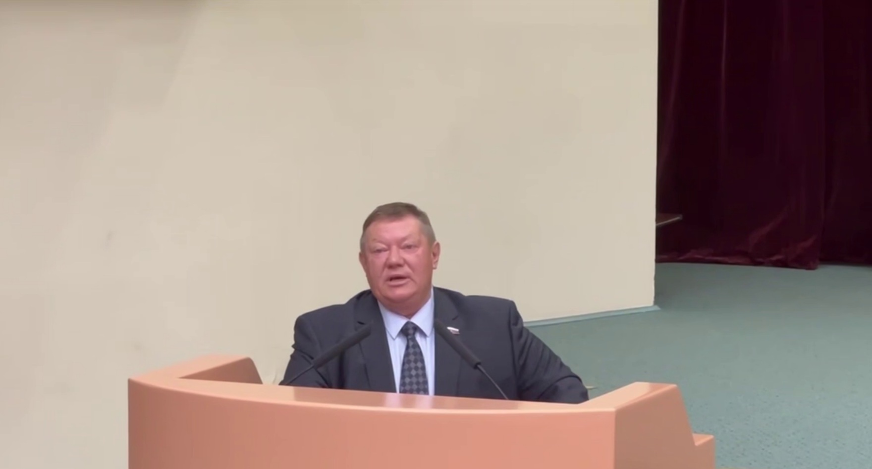 Панков призвал организовать школьное питание так, чтобы выделенные средства дошли до каждого ребёнка