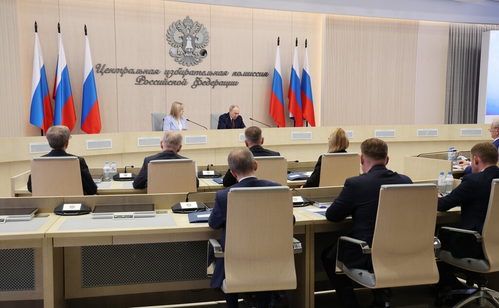 Ограничения интернета и прилеты БПЛА: Владимир Путин обсудил готовность ЦИК к выборам