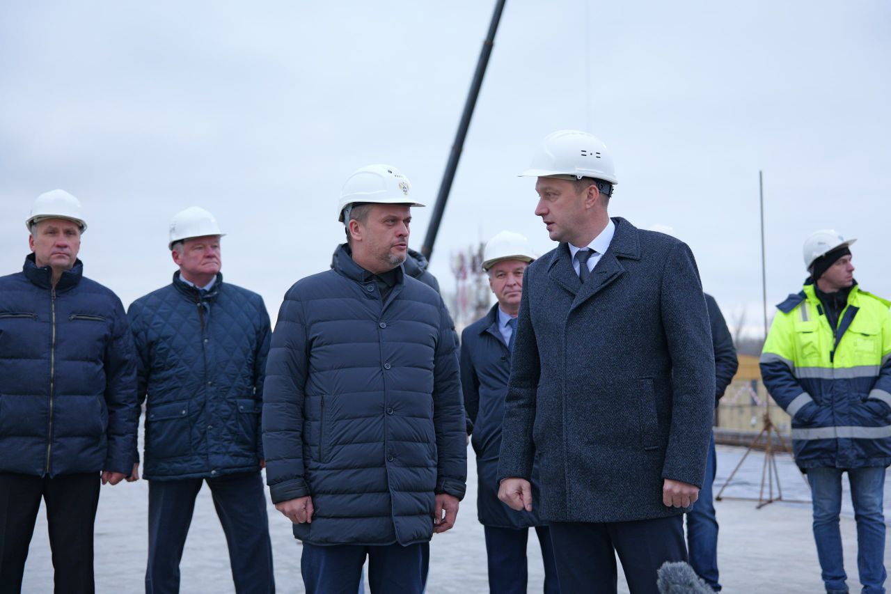 «Без этого дорожная ситуация вряд ли улучшится»: министр России оценил строящиеся дороги в Саратове