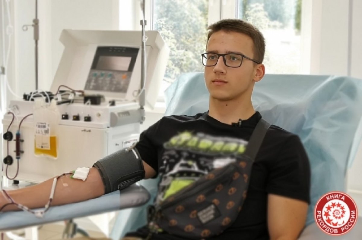 Житель Саратова сдал более 33 литров крови