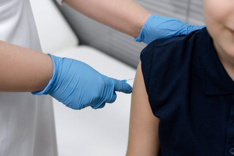 Роспотребнадзор рекомендует саратовцам сделать прививку от кори