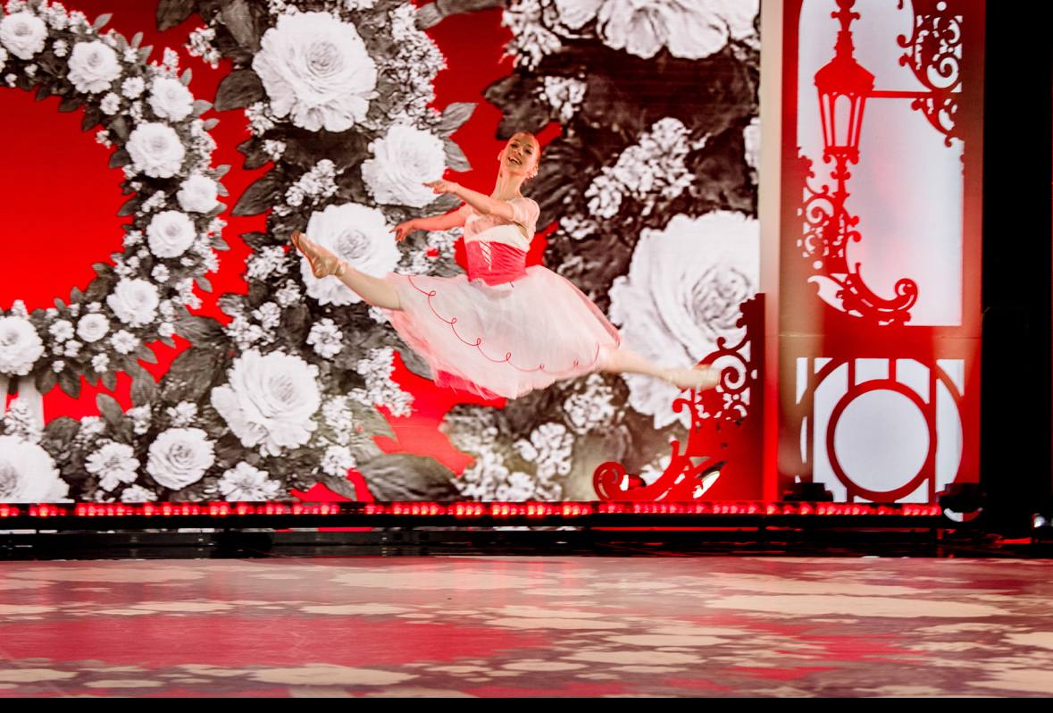 Юная саратовская балерина покорила высоченными прыжками студию “Мосфильма”