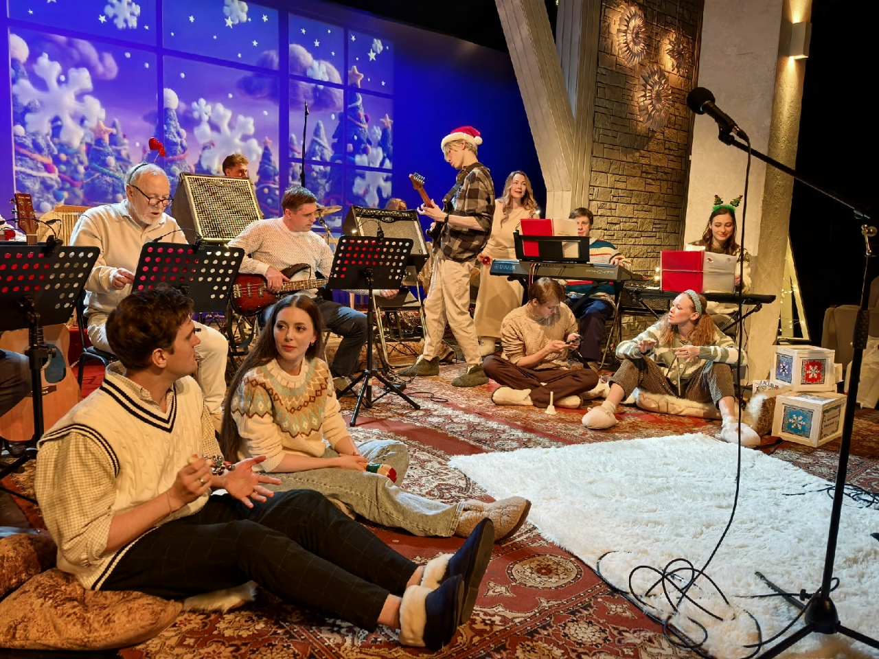 В саратовском театре предложили встретить Новый год в тапочках и за чашкой чая