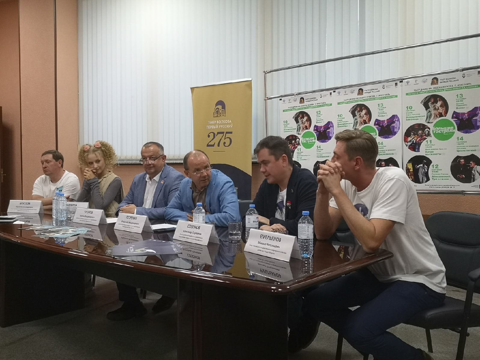 Саратовцам покажут комедию дель арте и спектакль с неожиданным финалом