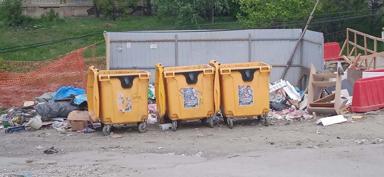 «Продолжаем жить в мусоре и помоях»: к мусорным проблемам власти подключили Роспотребнадзор