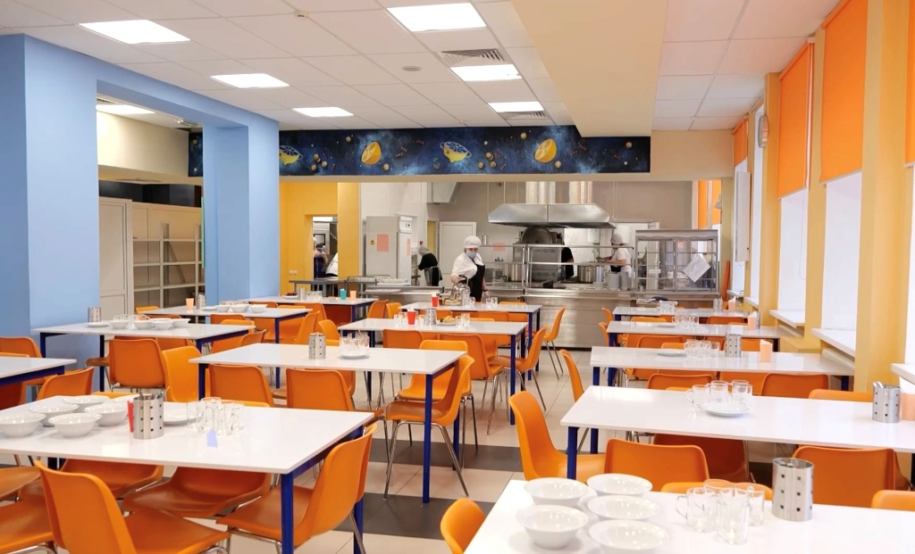 «Дети это не едят!»: министра образования области наказали за школьное питание