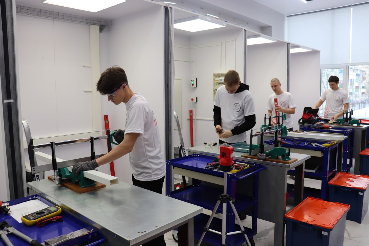 Путин поручил переименовать среднее профессиональное образование