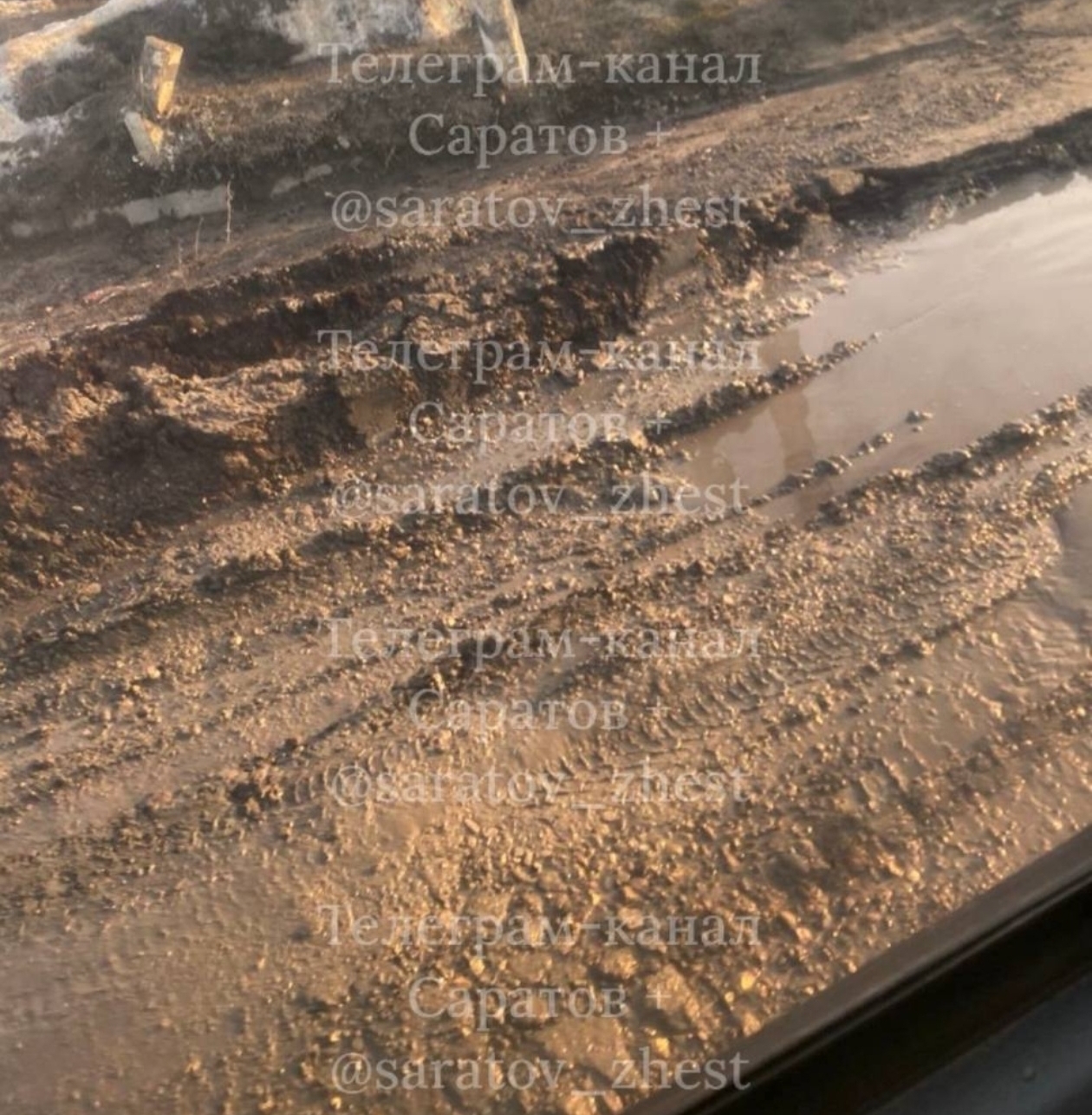 Саратовские чиновники пообещали отремонтировать дорогу после забастовки водителей автобусов Саратовские чиновники пообещали отремонтировать дорогу после забастовки водителей автобусов