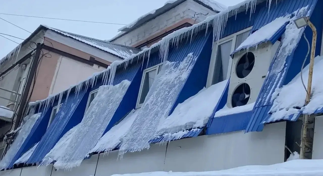 Наледь в Саратове
