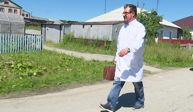 С 1 апреля врачи в саратовских селах станут получать более 100 тысяч рублей