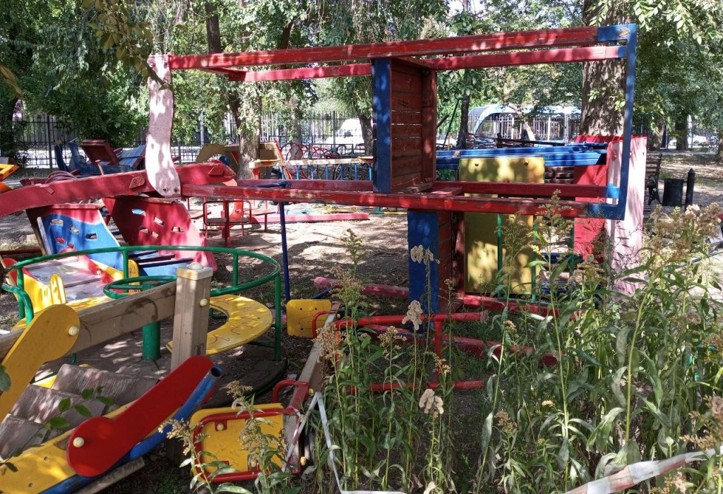 Демонтировали детские площадки 8