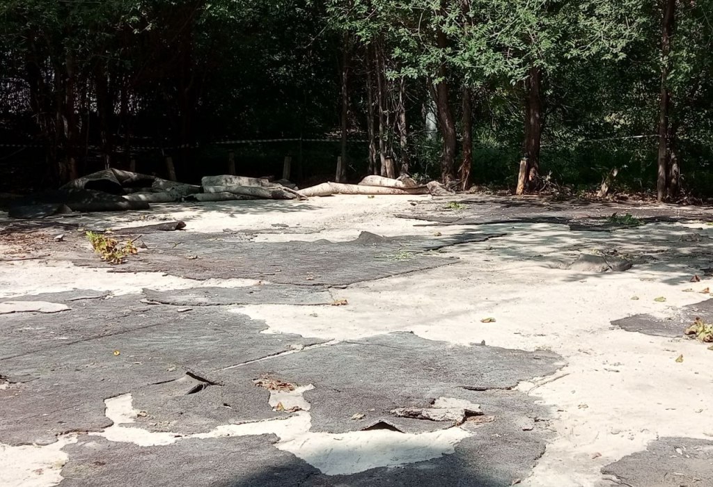 Демонтировали детские площадки 5