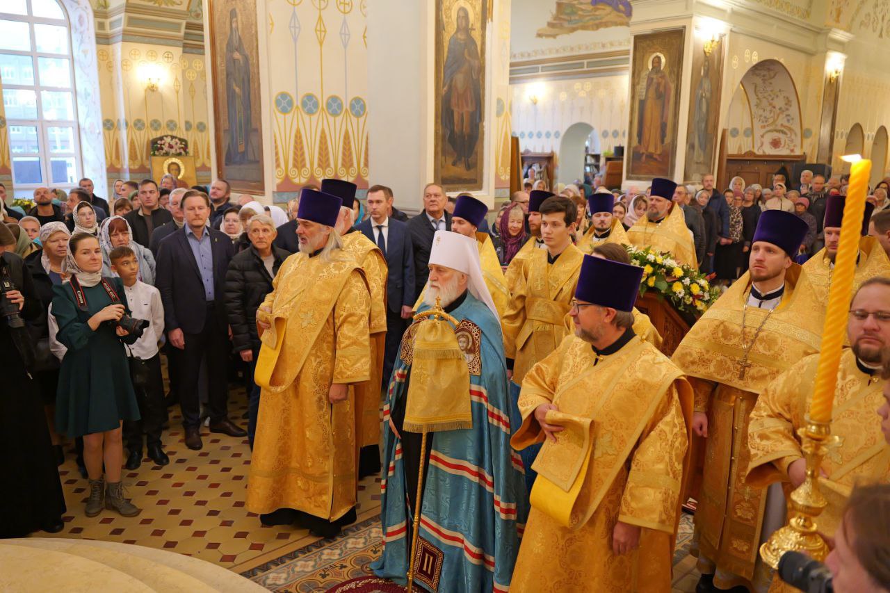 Служба в Троицком соборе в Энгельсе