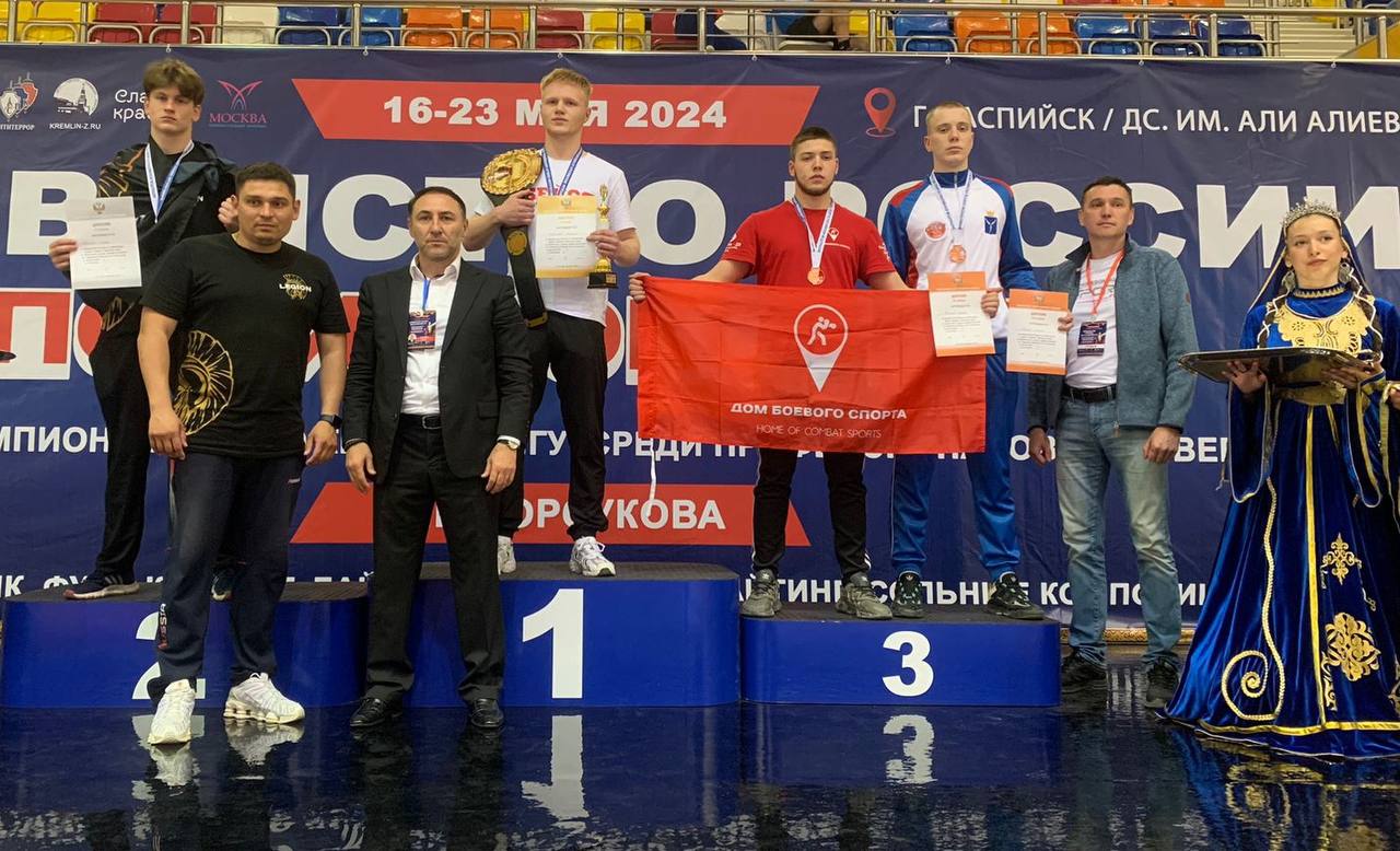 Саратовские кикбоксеры завоевали 14 медалей на первенстве России