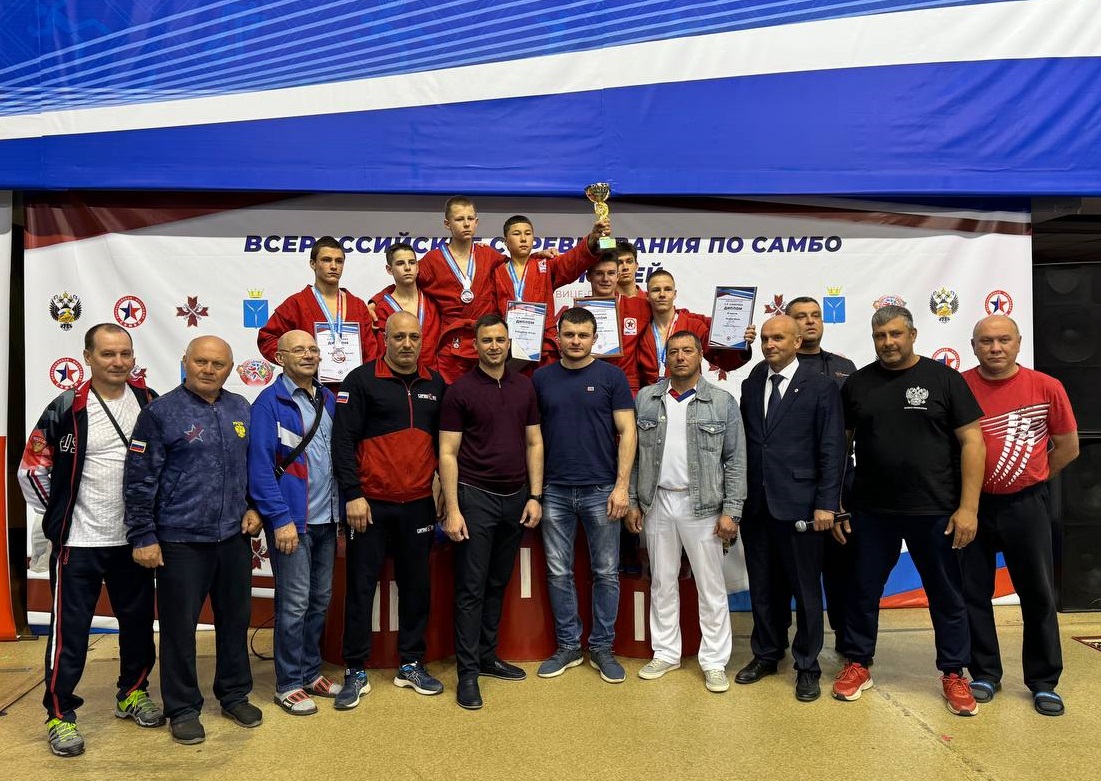 Саратовские самбисты завоевали 2 место в турнире памяти С.Р. Ахмерова