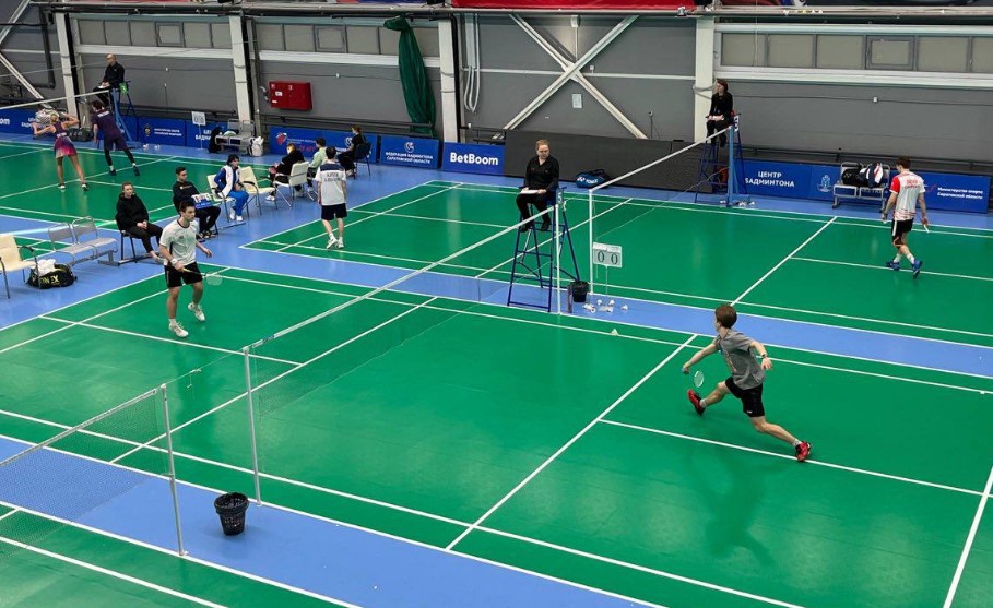 В Саратове проходят Всероссийские соревнования по бадминтону