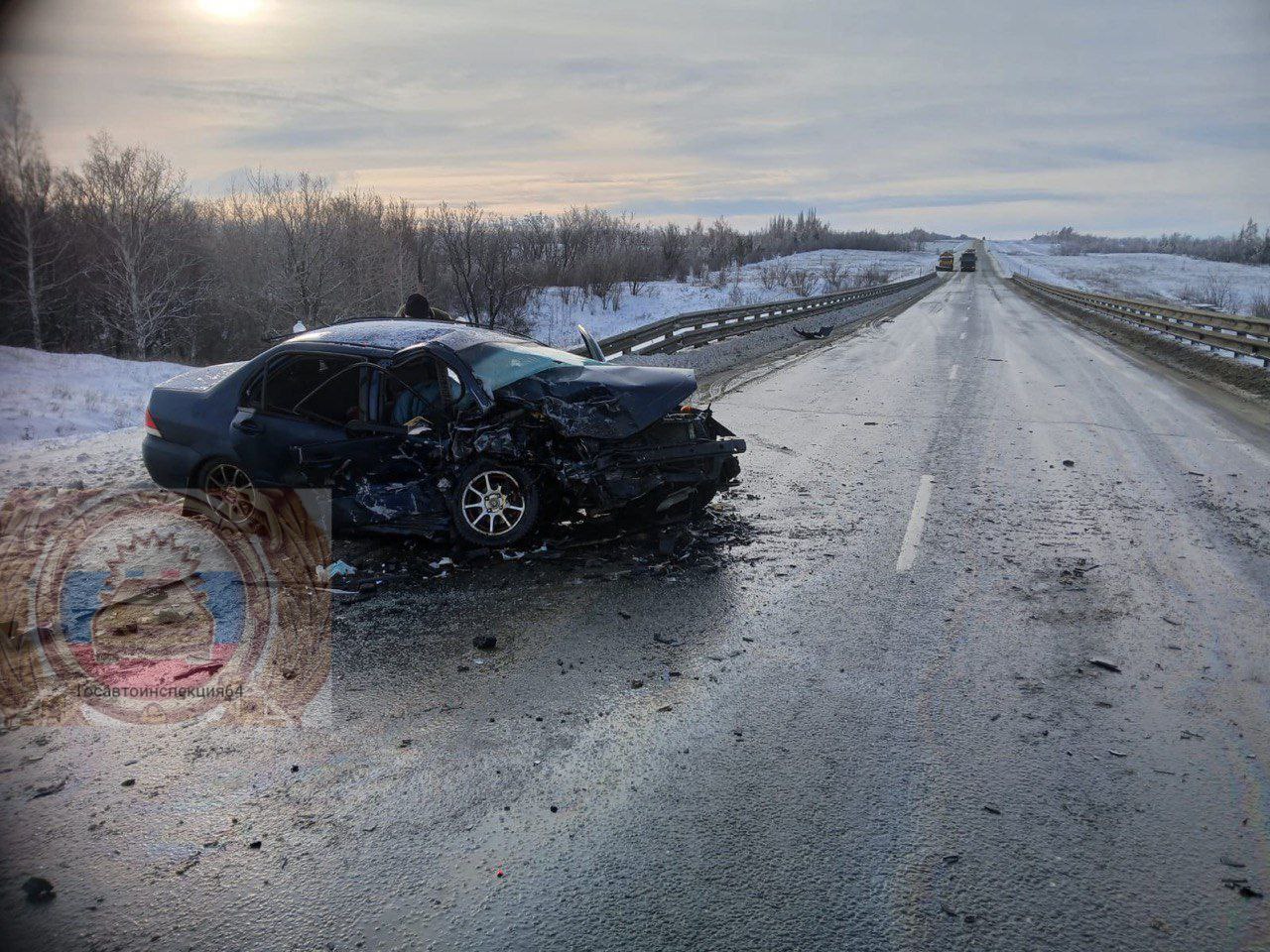 Водитель умер за рулем: грудная девочка 1 января погибла в автокатастрофе под Саратовом