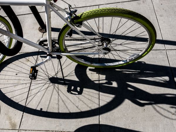 В Саратове 5-летняя девочка упала с велосипеда и раздробила челюсть