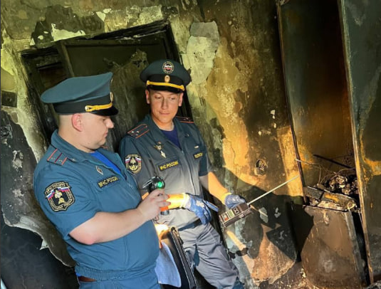 В Саратове после пожара в жилом доме двое юношей попали в больницу в тяжелом состоянии