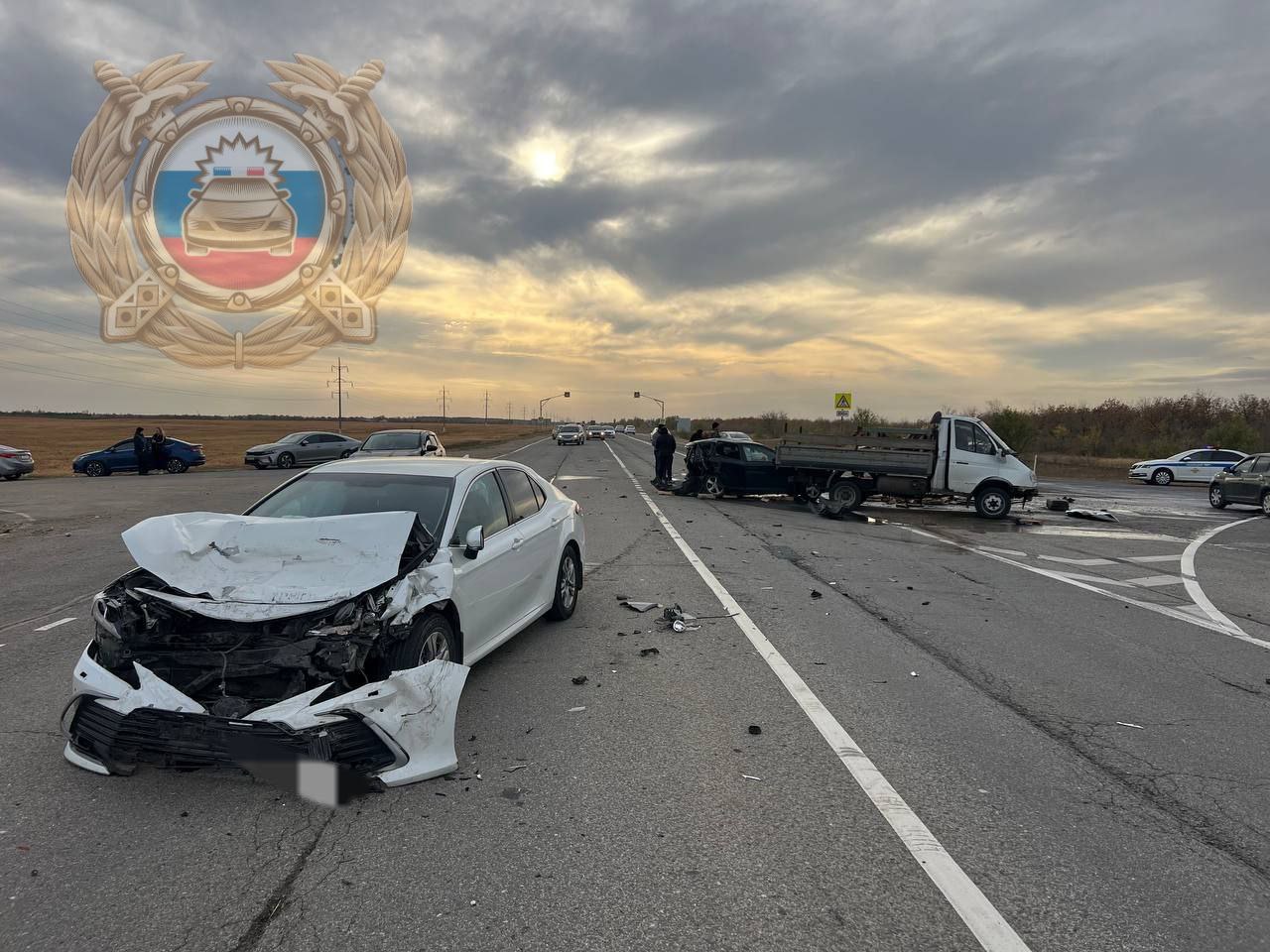 В массовой аварии с четырьмя машинами под Саратовом погиб водитель иномарки