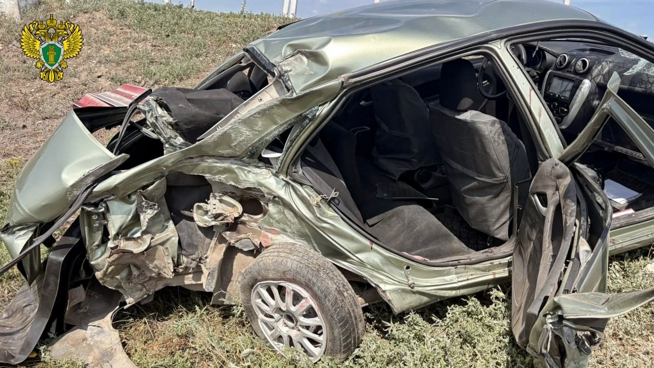 В Саратовской области LADA Granta угодила под поезд: погибла женщина В Саратовской области LADA Granta угодила под поезд: погибла женщина