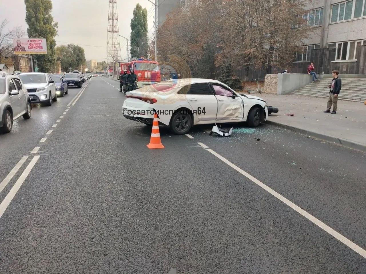 В Саратове мотоциклист разбился насмерть около Вавиловского университета