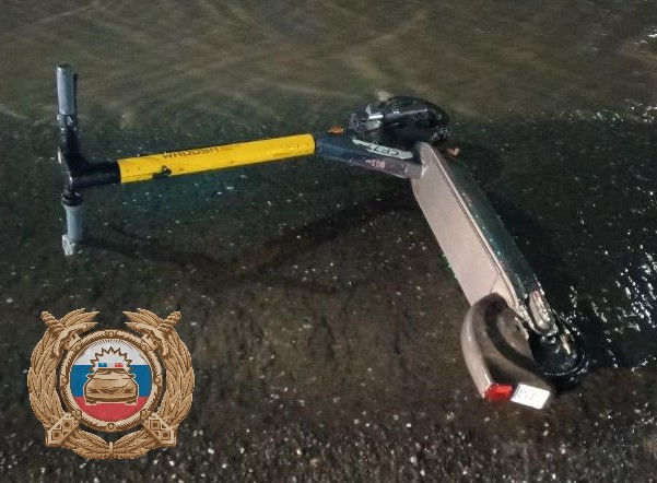 Дождливым вечером девочка на электросамокате покалечилась в ДТП с «Грантой» в Саратове