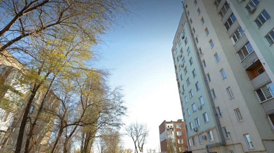 В Энгельсе второй раз за неделю погиб человек при падении с высоты