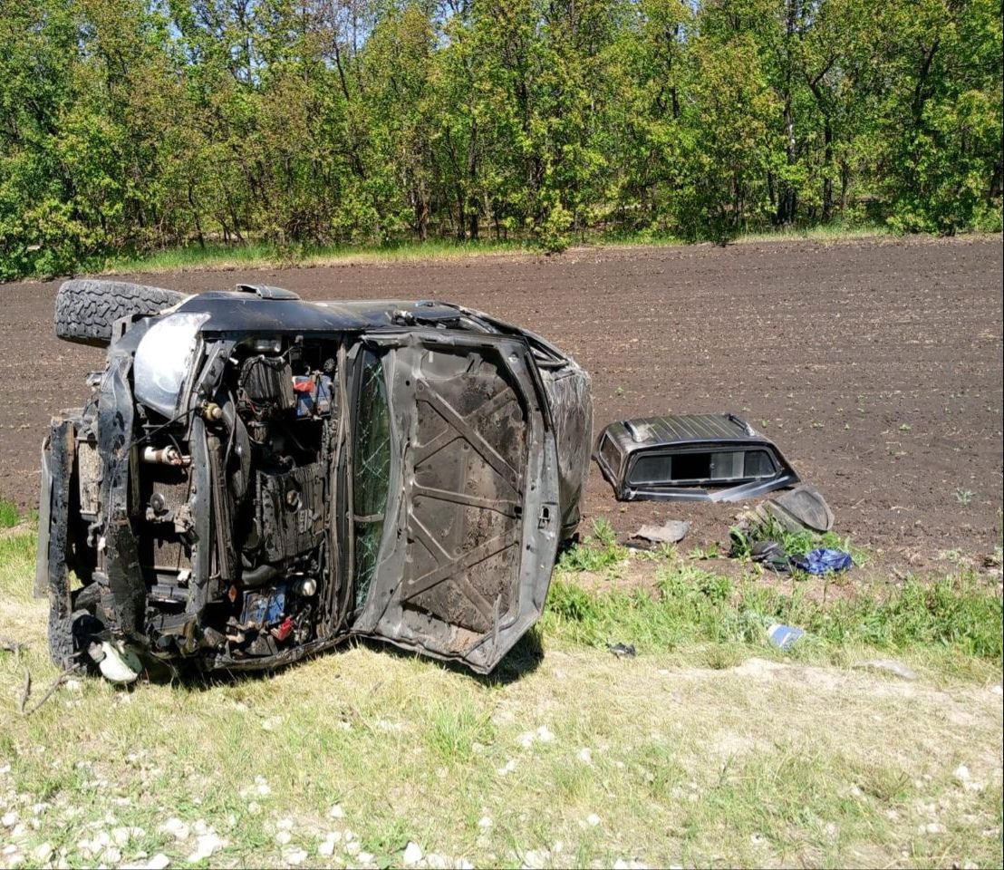 В Саратовской области в перевернувшейся иномарке погиб водитель
