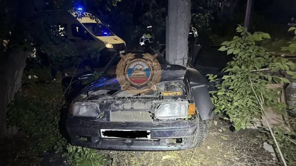 В Саратове двое подростков влетели в столб на «четырнадцатой» В Саратове двое подростков влетели в столб на «четырнадцатой»