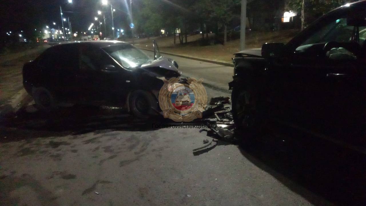 Полиция ищет в Саратове свидетелей аварии с двумя легковушками на улице Романтиков Полиция ищет в Саратове свидетелей аварии с двумя легковушками на улице Романтиков