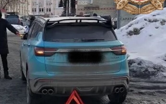 Кроссовер сбил 13-летнюю девочку в Саратове Кроссовер сбил 13-летнюю девочку в Саратове