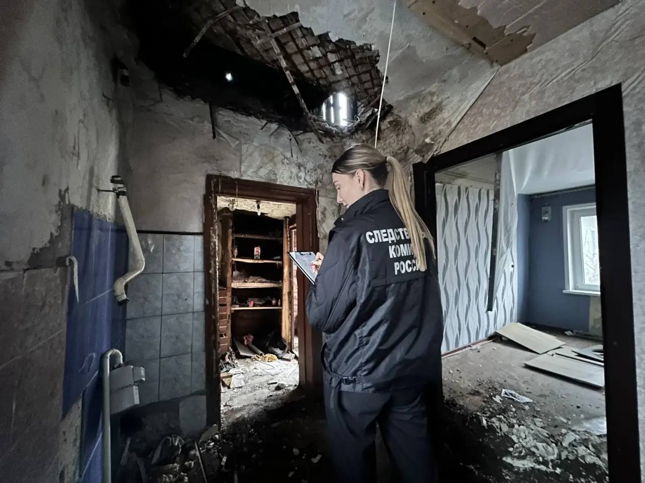 В Саратове в аварийном жилом доме на Московской обвалился потолок В Саратове в аварийном жилом доме на Московской обвалился потолок