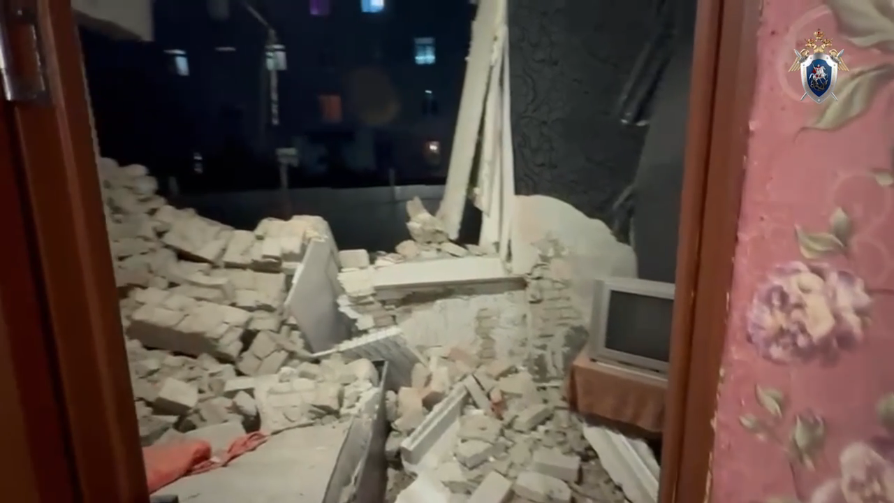 Бастрыкин затребовал доклад в связи с обрушением фасада жилого дома в Саратове