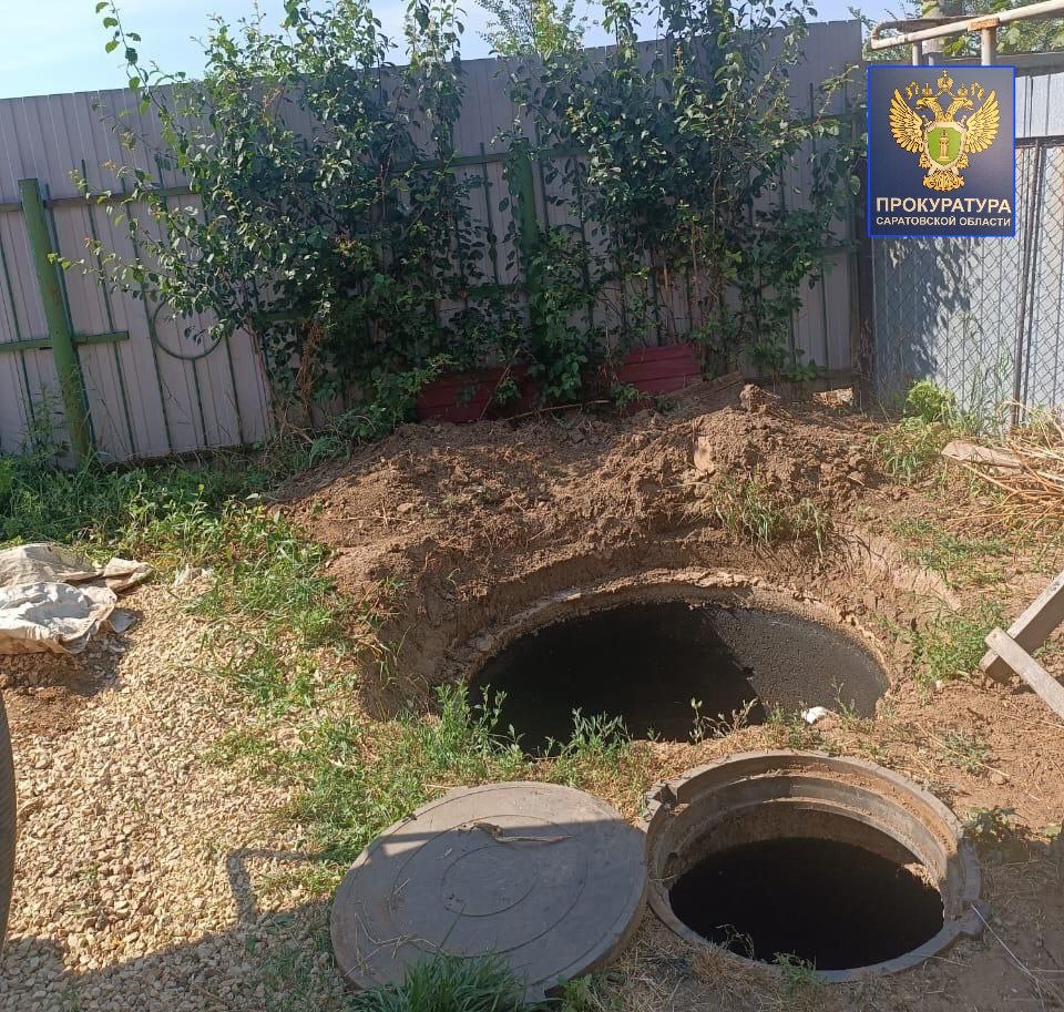 В Саратове в канализационном колодце на даче погиб 25-летний мужчина