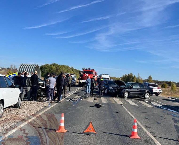 Три человека покалечились в тройном ДТП на саратовской трассе