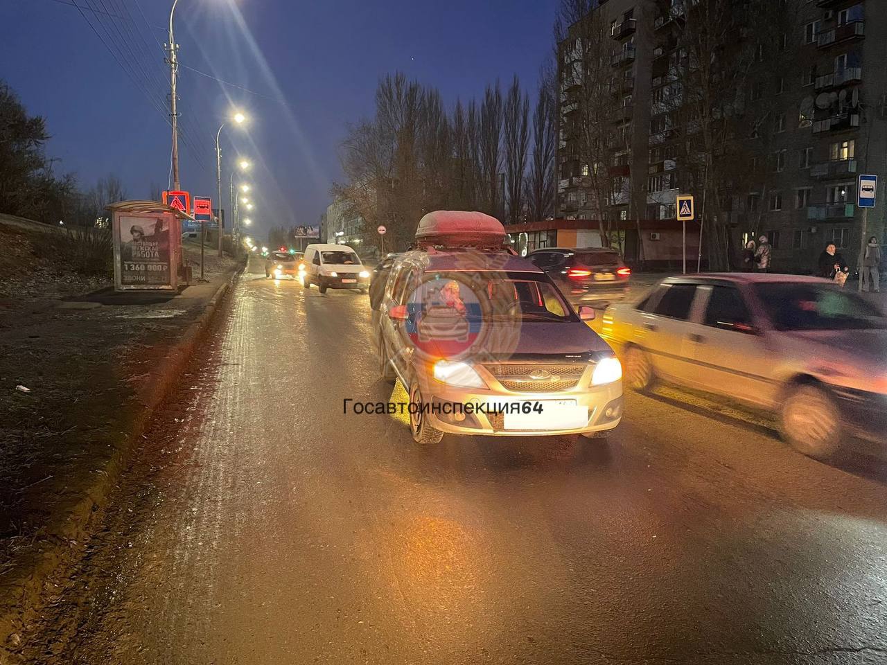 Две женщины попали под колеса «Ларгуса» в Саратове