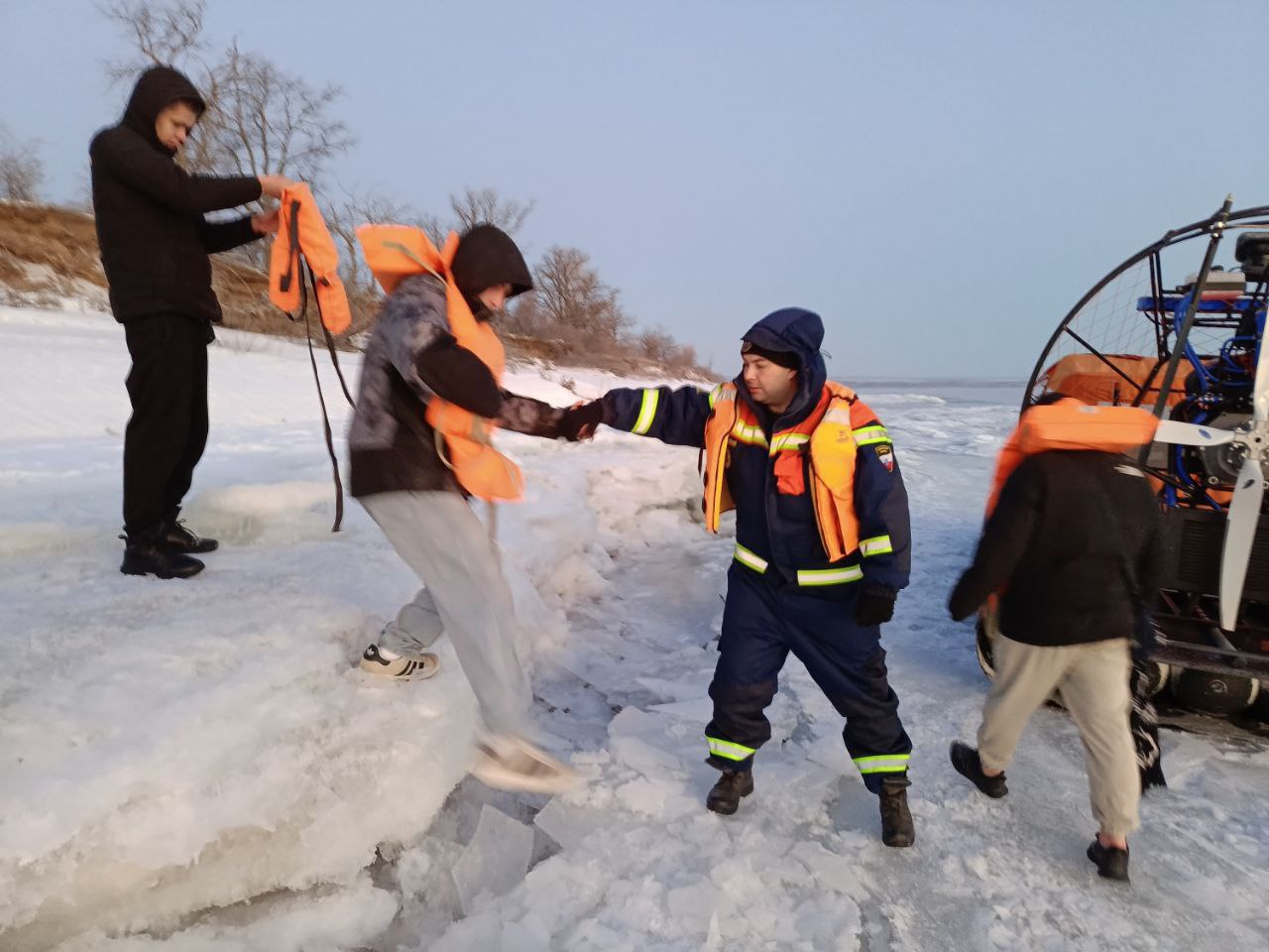 Трое юношей заблудились ночью на острове в Саратовской области