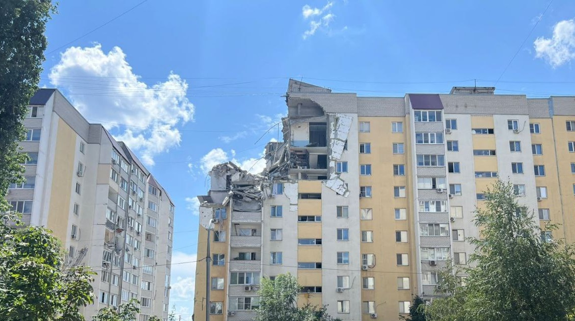 Новые квартиры приобрели уже 48 семей из разрушенного дома на Блинова