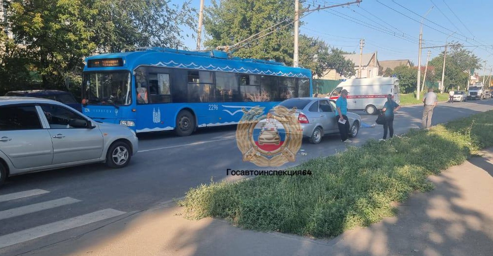 Разыскиваются свидетели смертельного наезда «Приоры» на саратовчанку