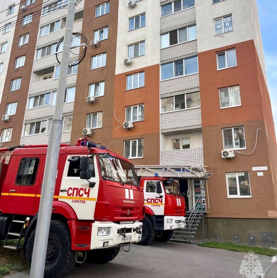 Из горящей десятиэтажки в Солнечном-2 спасли 12 человек