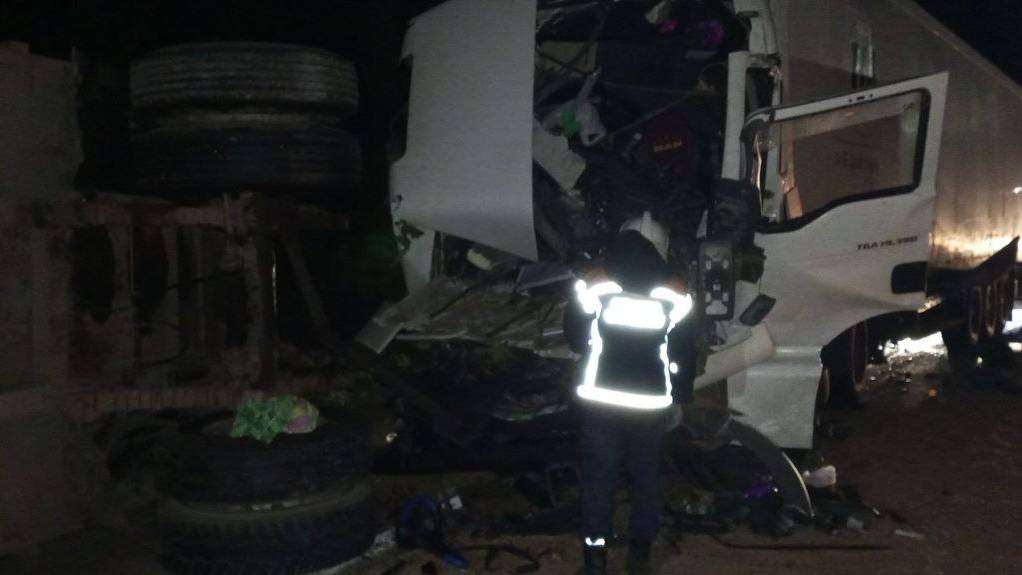 Водитель фуры пострадал в ДТП с «КамАЗом» на саратовской трассе