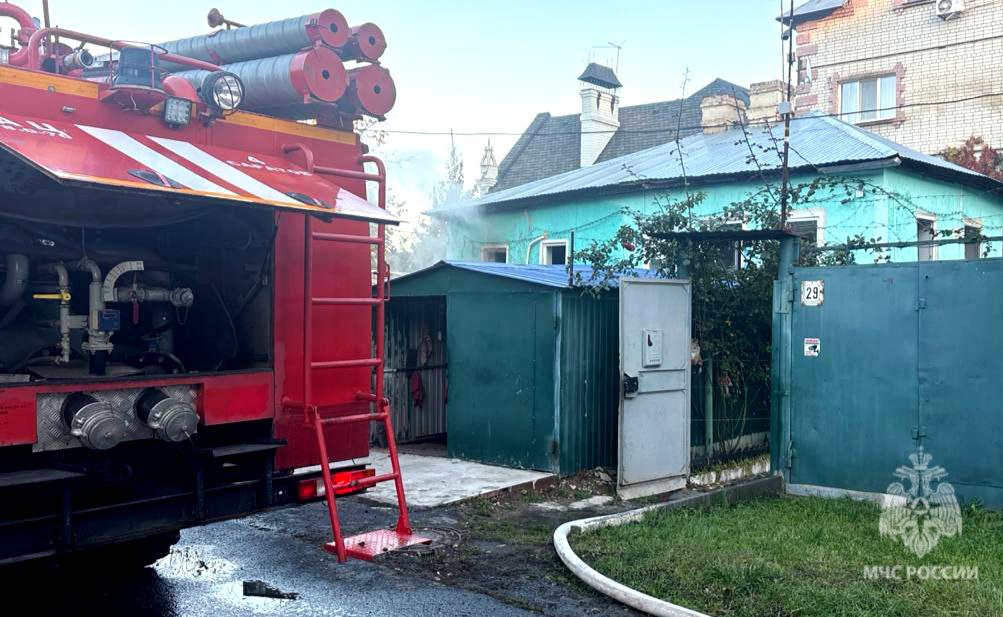 В загоревшемся частном доме в центре Саратова погиб мужчина