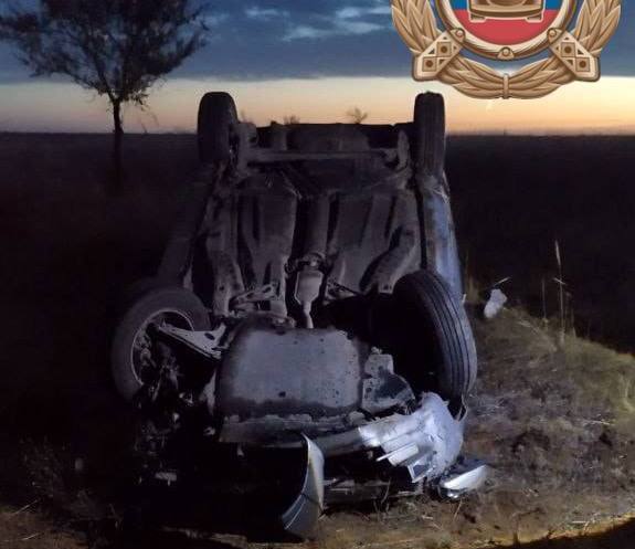 Саратовец погиб в перевернувшемся на поле автомобиле Opel