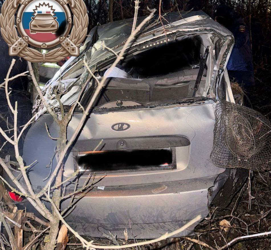 В Саратовской области в кювет улетела «ЛАДА Калина», погиб 21-летний пассажир