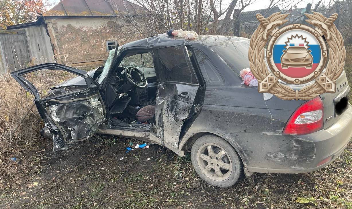 Водитель «Приоры» умер в больнице после ДТП с кроссовером в саратовском селе