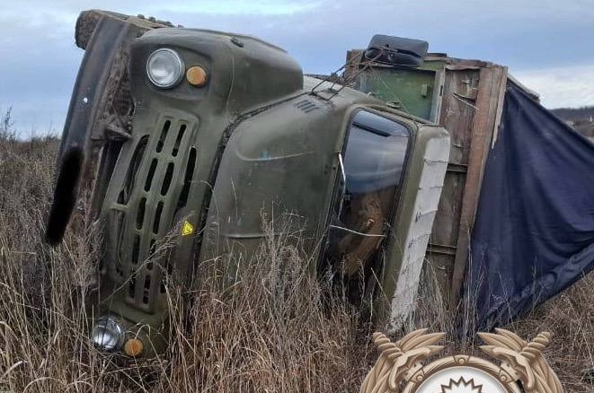 У саратовского села мужчине стало плохо за рулем, и он погиб