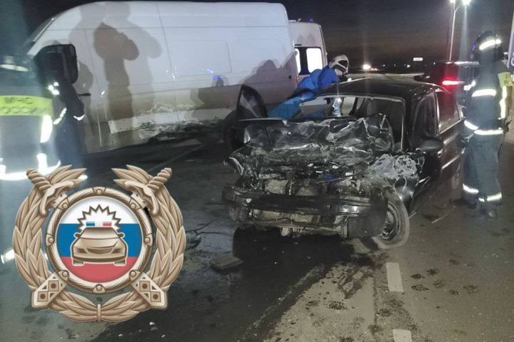 Под Саратовом при столкновении с минигрузовиком погиб водитель ZAZ