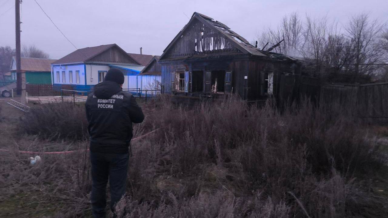 На пожаре в саратовском селе погиб 69-летний мужчина На пожаре в саратовском селе погиб 69-летний мужчина