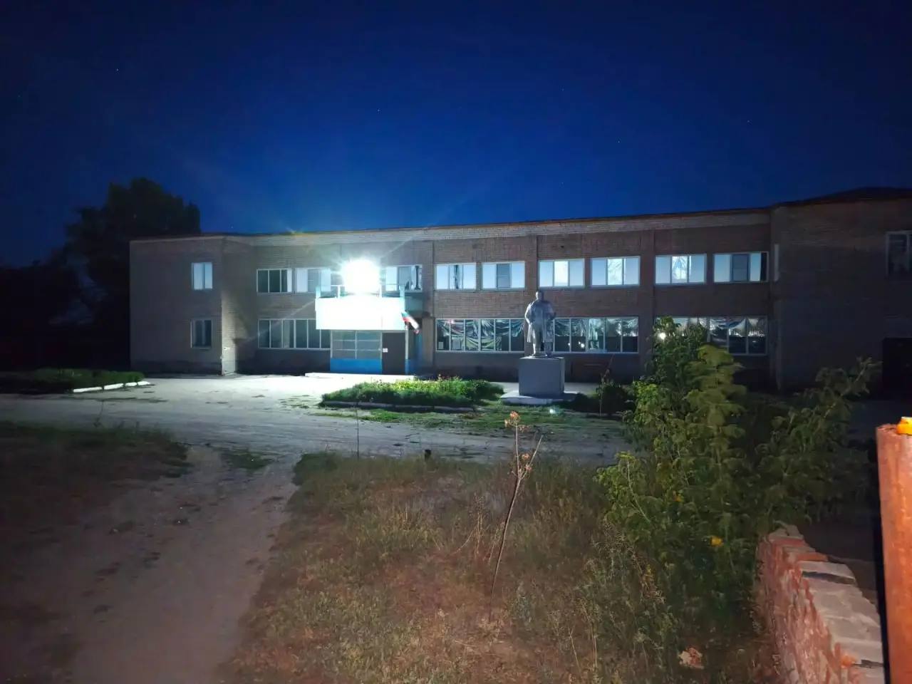 Труп пенсионера обнаружили на площади под Саратовом Труп пенсионера обнаружили на площади под Саратовом